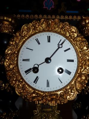 RELOJ FRANCES DE COLUMNAS