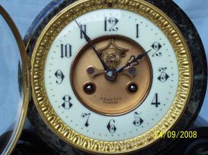 RELOJ DE MARMOL CON COPAS