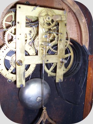 Taller de Relojería Alvarez Rojo, relojero artesano restaurador de relojes, taller de reparación y restauración de relojes antiguos